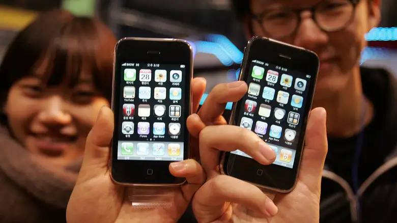 iPhone从2007年到2022年的演变历程，纵观手机史，无愧王者称号