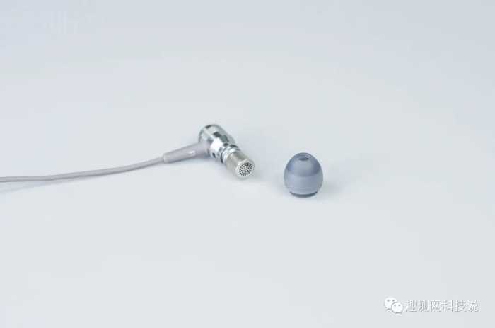 舒适人声：JVC/杰伟世 HA-FD8 入耳式微动圈耳机测评报告