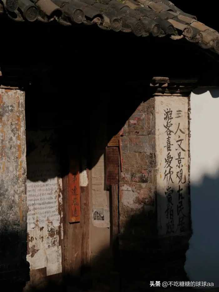 中国最后一座活着的古城，拥有国内唯一法式小火车，美了1200年