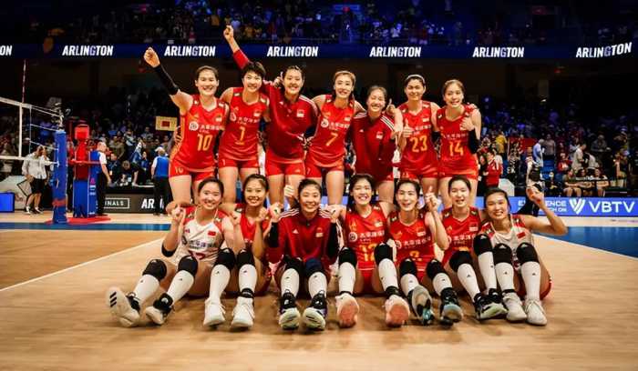 开门红！中国女排3-0横扫韩国队，张常宁回归首秀，李盈莹17分